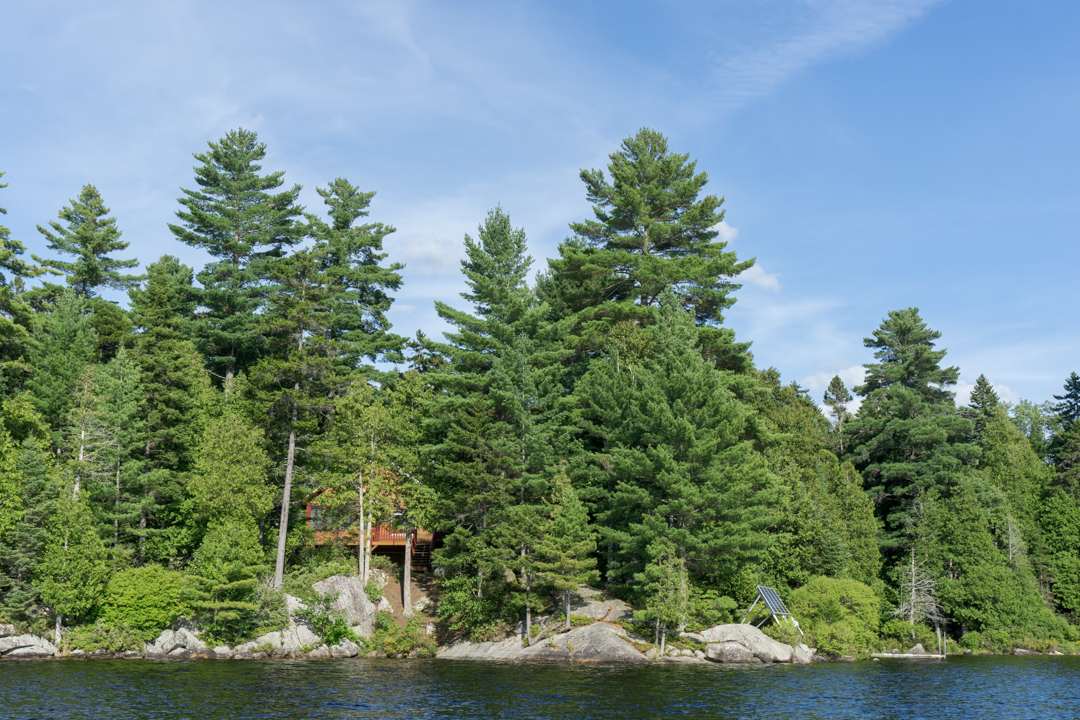 Le chalet Legendre vu de l'eau