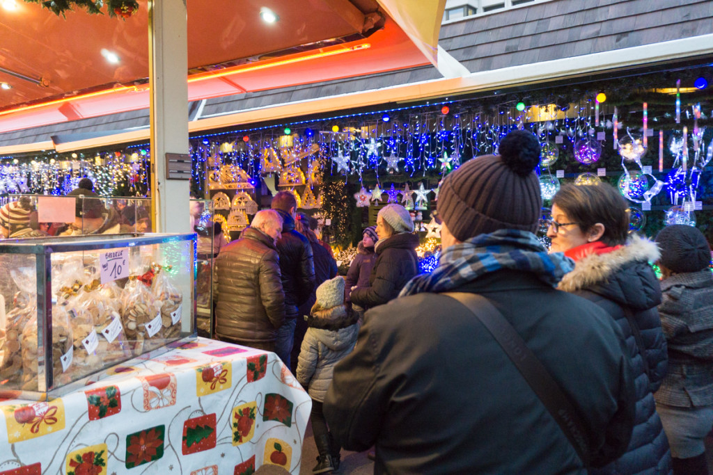 Allées au marché de Noël de Strasbourg, France