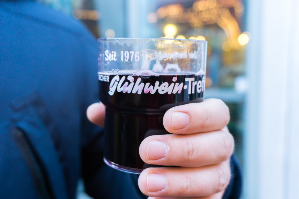 Glühwein au marché de Noël d'Aix-la-Chapelle - Aachen, Allemagne