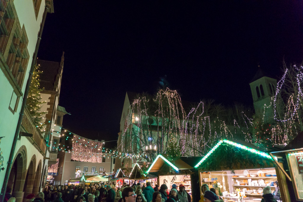 Lumières de Noël - Freiburger Weihnachtsmarkt - Freiburg, Allemagne