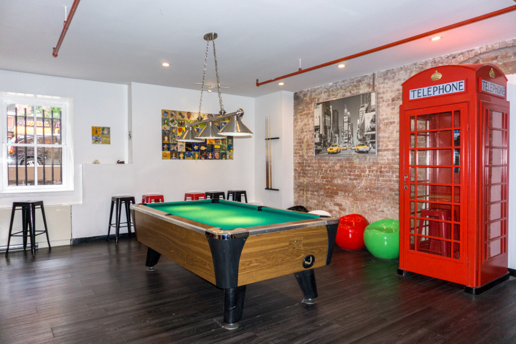 Salle de billard Hostelling International NYC