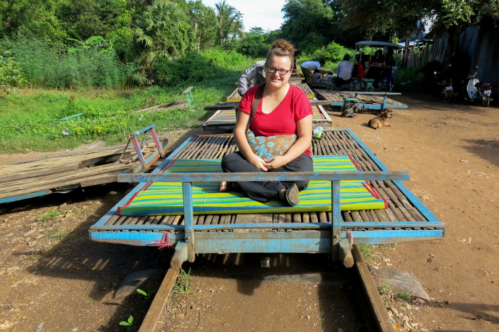 Jennifer Doré Dallas sur le bamboo train de Battambang au Cambodge