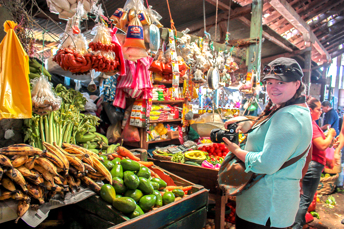 Jennifer Doré Dallas dans un marché au Nicaragua
