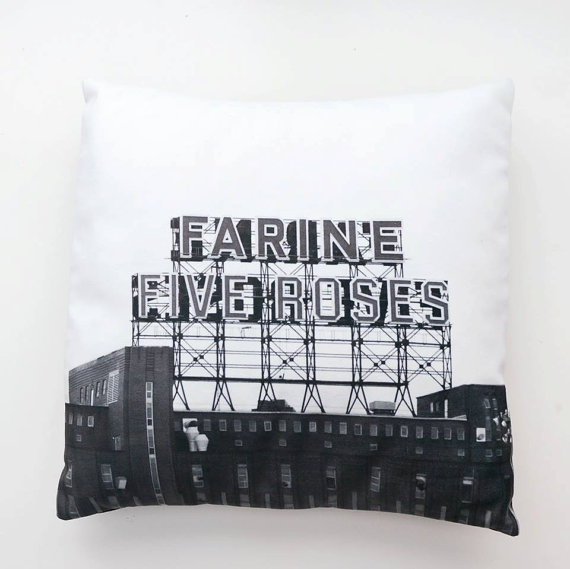 Coussin en velours Farine Five Roses