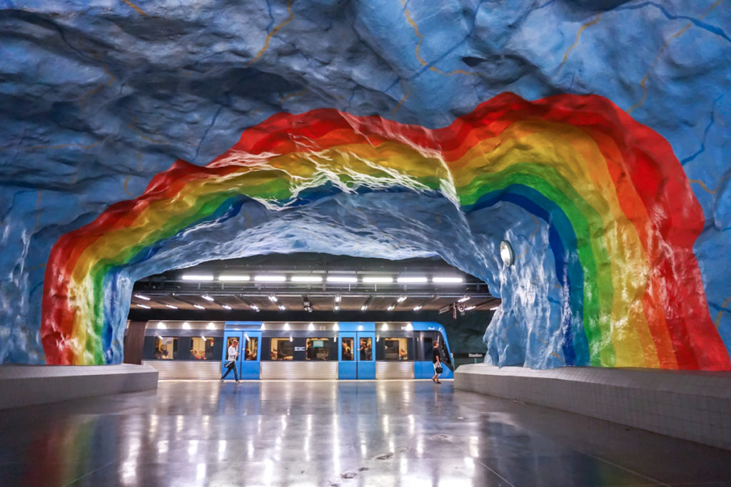 Galerie d'art dans le métro de Stockholm en Suède - Station Stadion