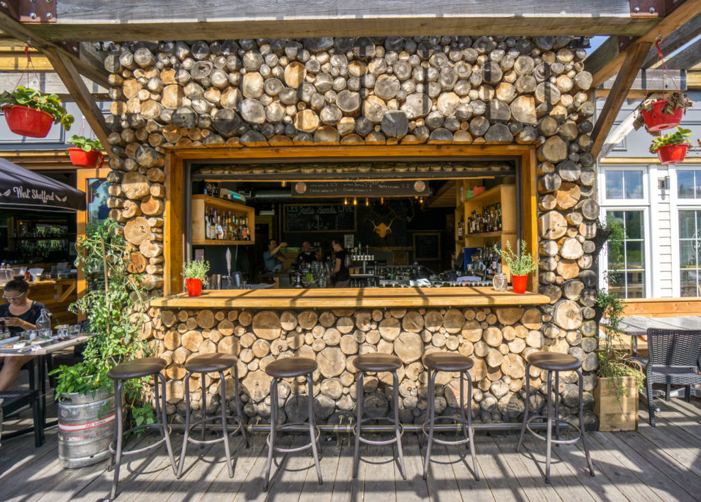 Le coin bar du Edgar Hyperlodge de Bromont