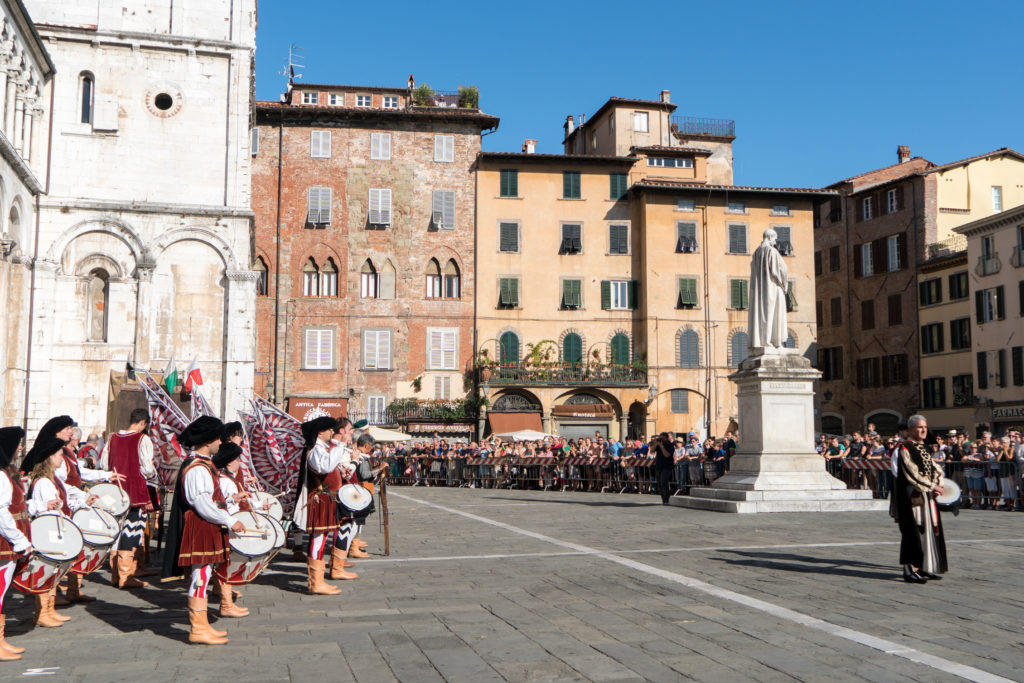 Démonstration de palestre pour le Palio della Balestra Antica in Onore della Santa Croce