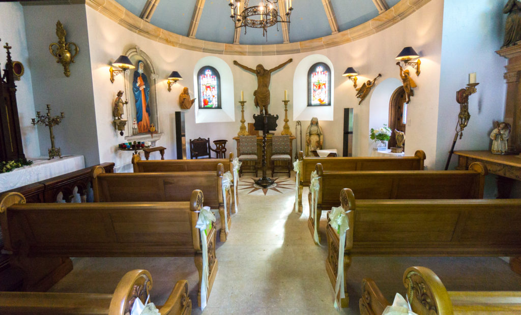 Intérieur de la Chapelle Sainte-Agnès, vignoble en Estrie