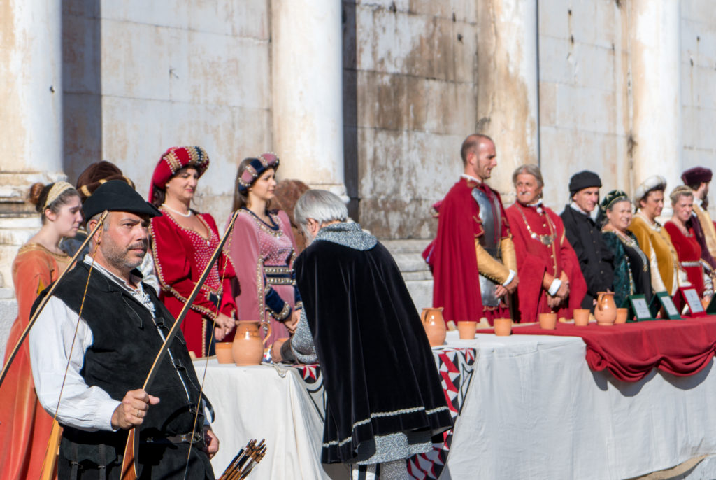 Nobles, archers, gentilhommes et bourgeois à Lucca, Palio