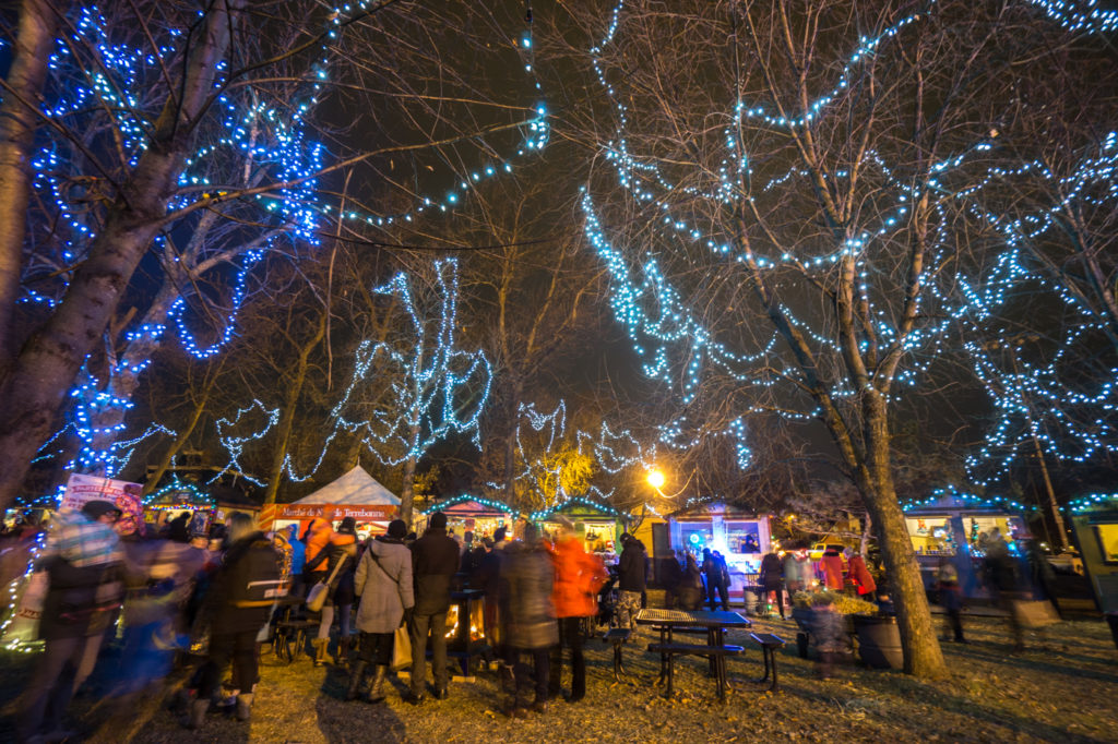 Marché de Noël de Terrebonne - Foule et lumières scintillantes