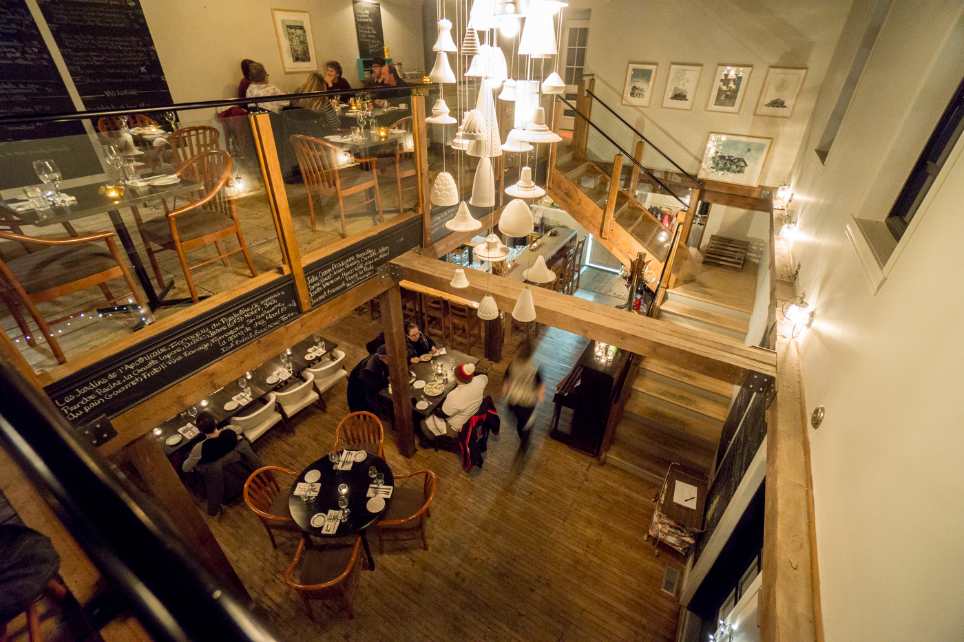 Intérieur du resto - Salle à manger du resto Zélé - où manger à Shawinigan