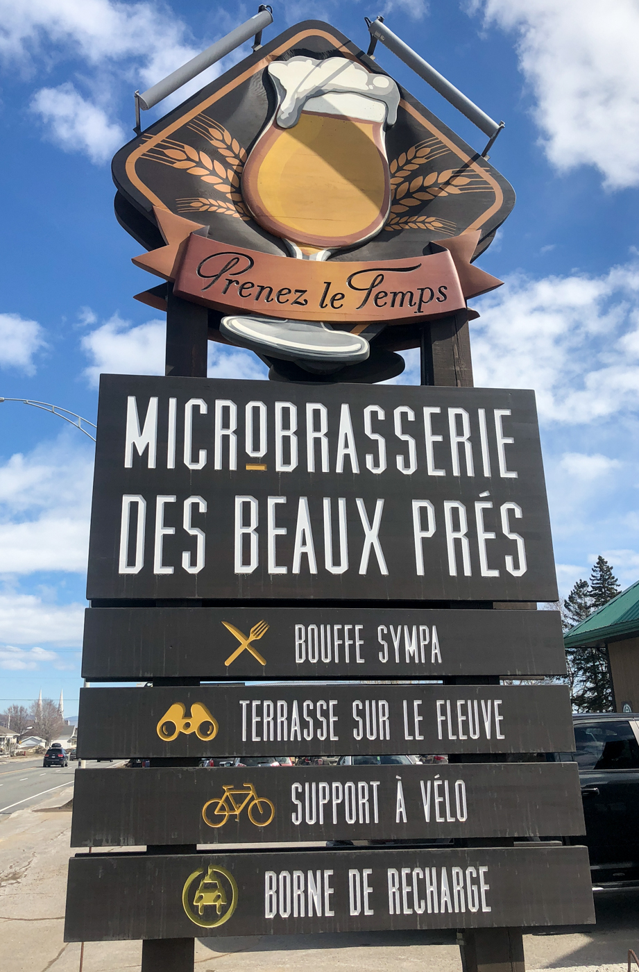 Affiche de la Microbrasserie des Beaux Prés entre Québec et Charlevoix