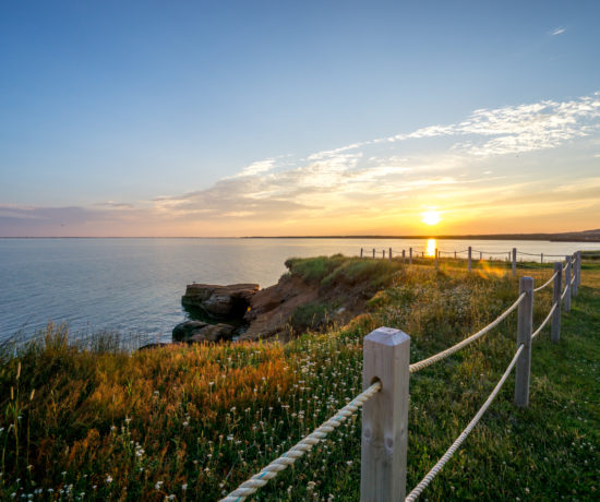 Coucher de soleil au camping du Parc de Gros-Cap aux îles de la Madeleine