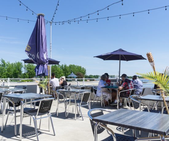 Terrasse du Shack de La Marina - Où manger à Venise-en-Québec