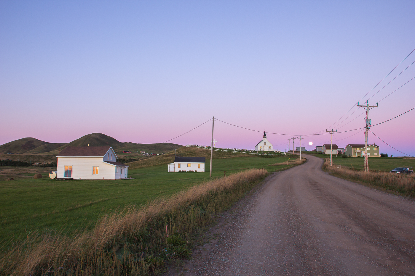 Ciel mauve sur l'île d'Entrée et la Big Hill