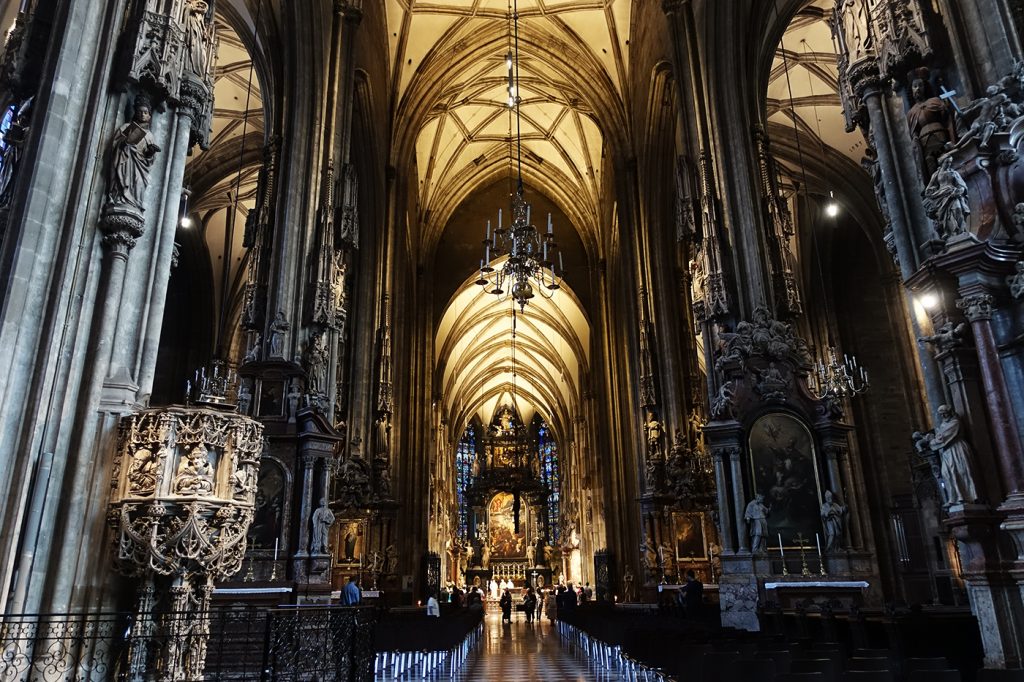 Intérieur du Stephansdom de Vienne en Autriche