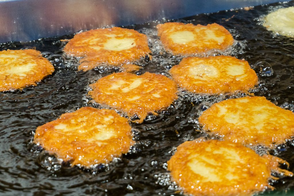 Reibekuchen, rapés de pommes de terre frits