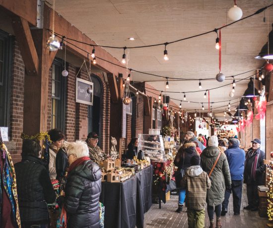 Ambiance d'un marché de Noël du Québec