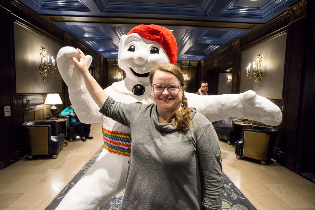 Jennifer avec bonhomme Carnaval de Québec