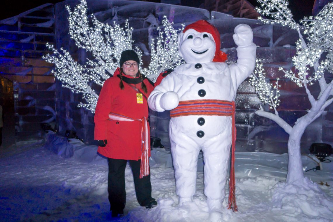 Jennifer avec bonhomme Carnaval de Québec