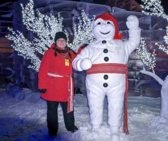 Jennifer avec bonhomme Carnaval de Québec