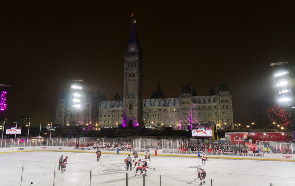 patinoire de Canada150 sur la colline parlementaire d'Ottawa, Canada