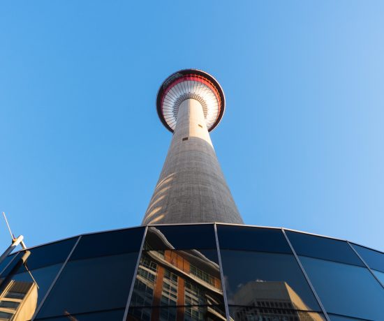 Calgary Tower vue d'en bas