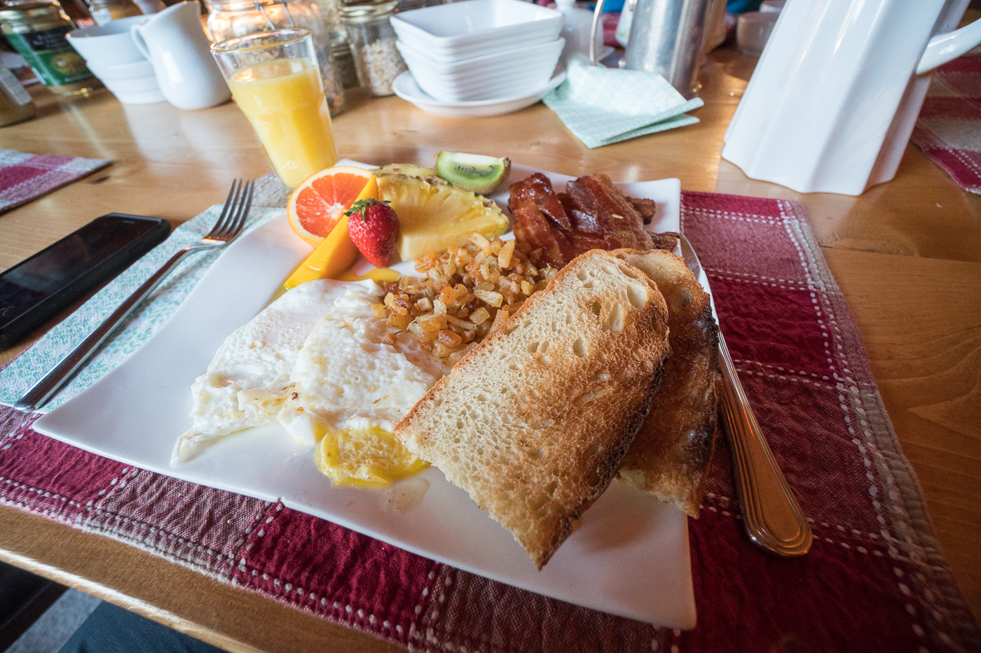 Déjeuner-brunch au Mount Logan Lodge