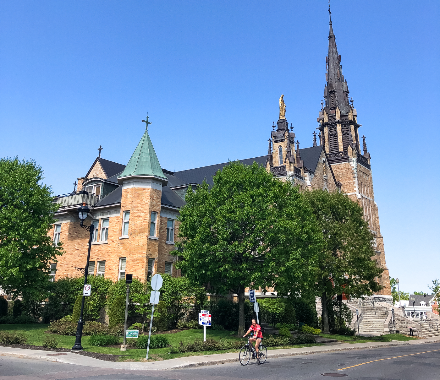Drummondville sans voiture, mon expérience Busbud Moi, mes souliers