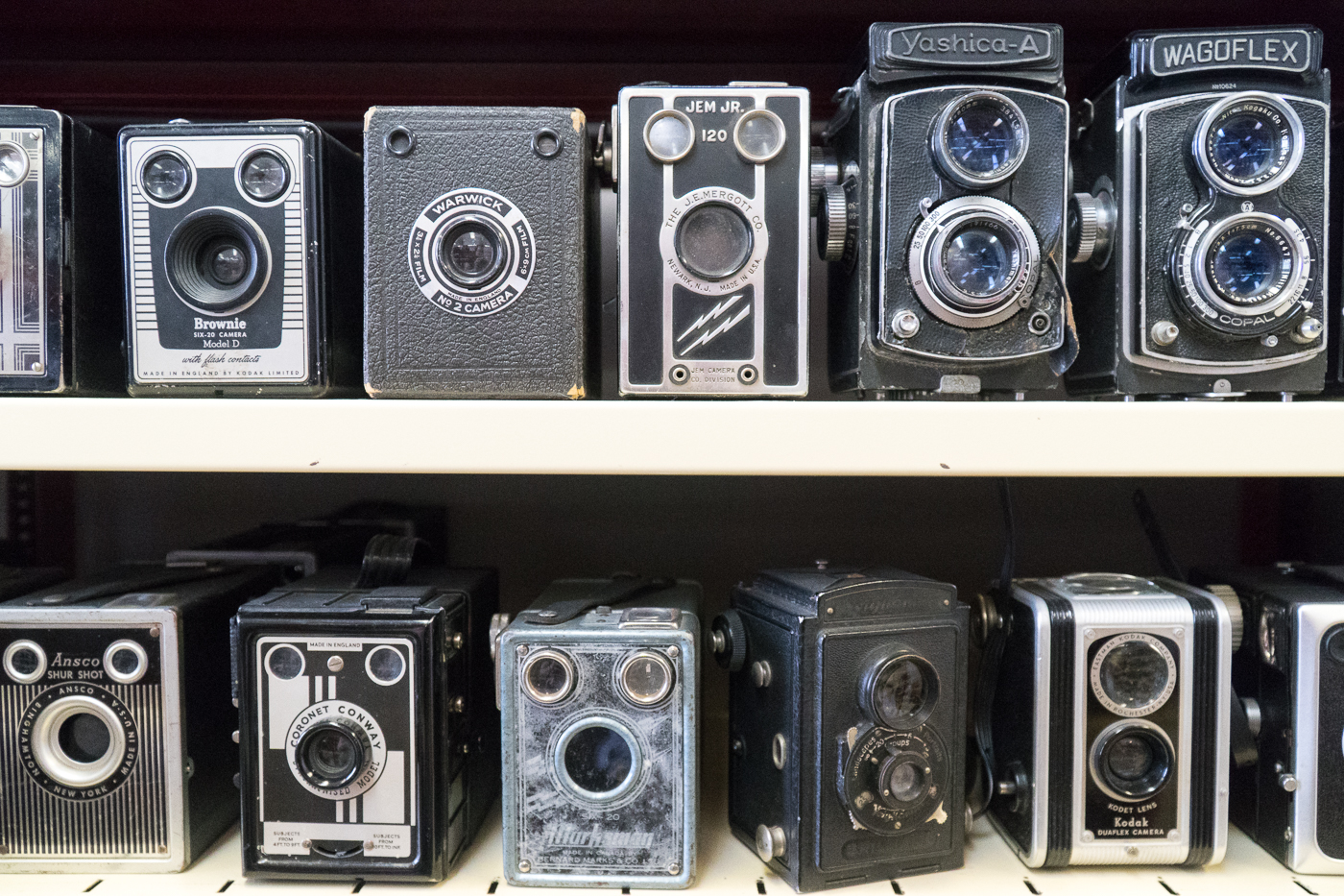 Collection d'appareils photo vintage au musée de la photo du Québec