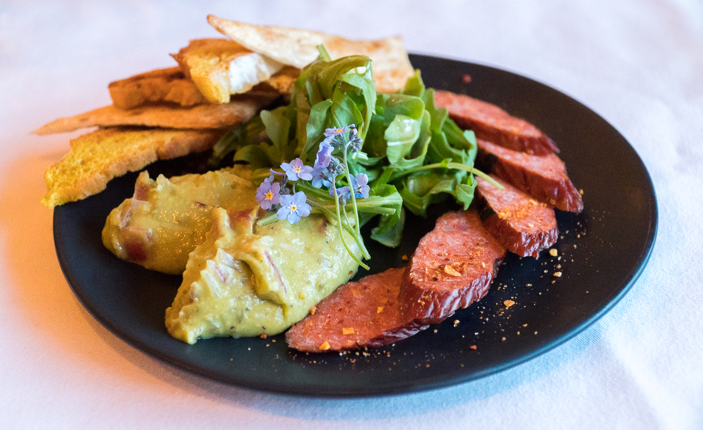 Où manger à Drummondville - Entrée de guacamole, charcuterie À la Bonne vôtre