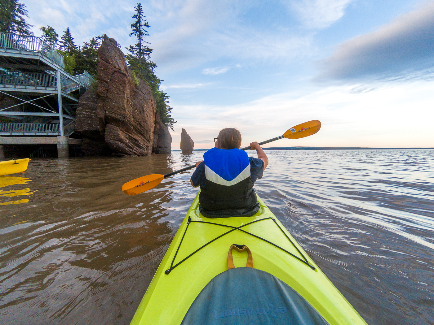 Kayak près des escaliers - Parc Hopewell Rocks