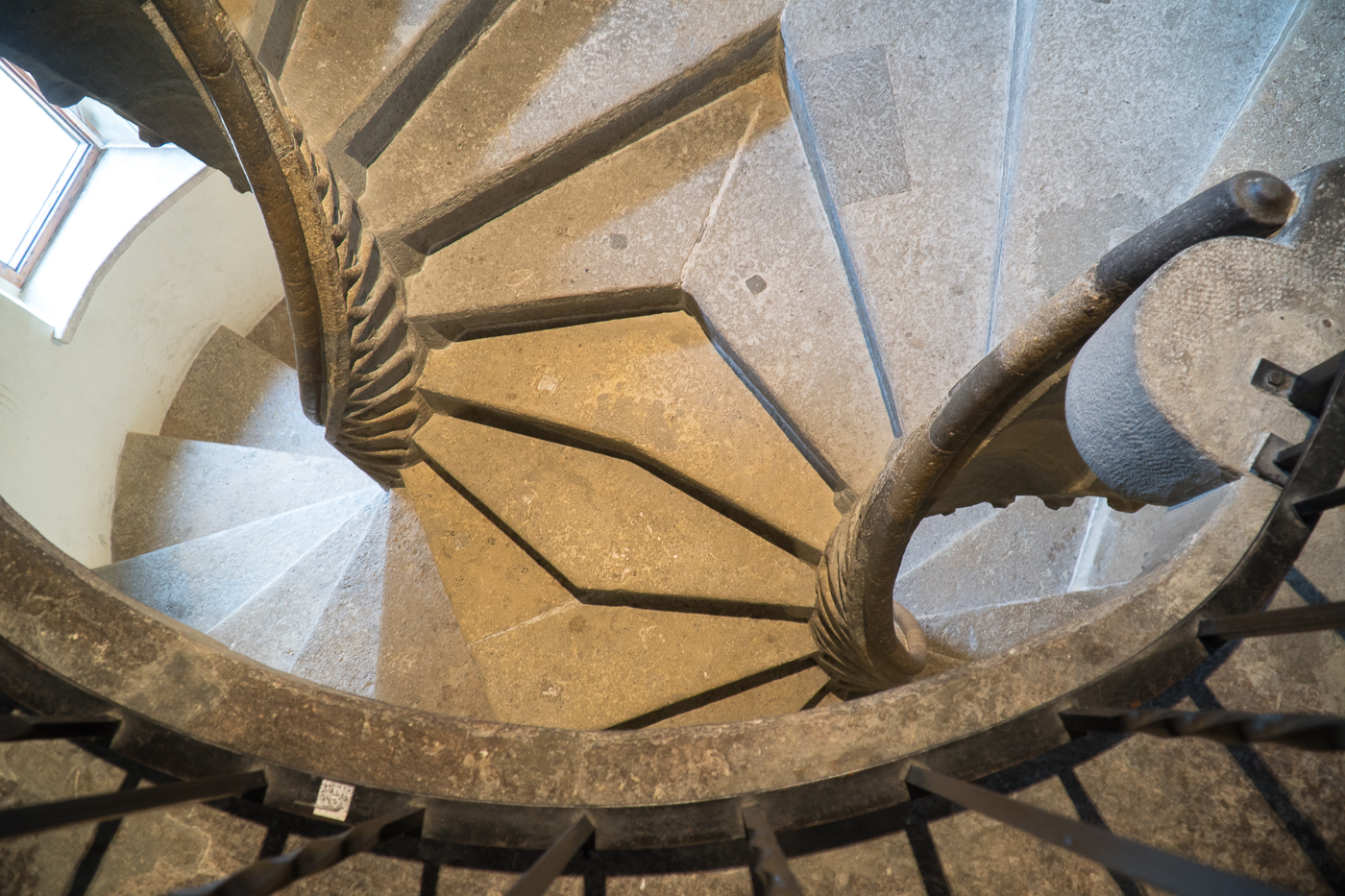 Escalier double en colimaçon Doppelwendeltreppe au Burg, Autriche