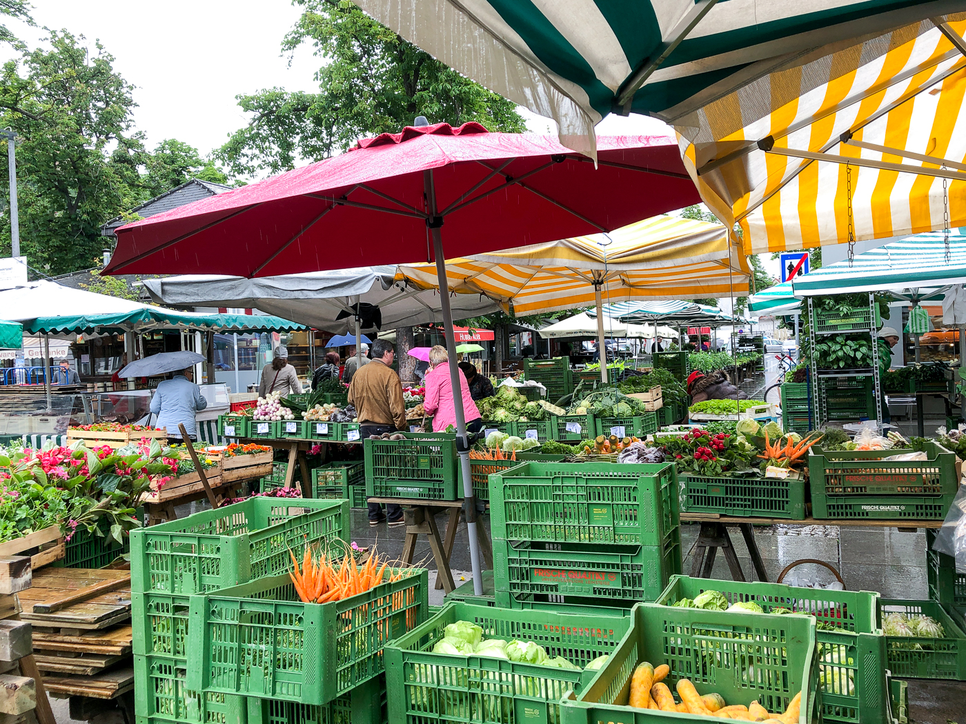 Étals du marché Kaiser-Josef-Platz dans Lend, le quartier cool de Graz