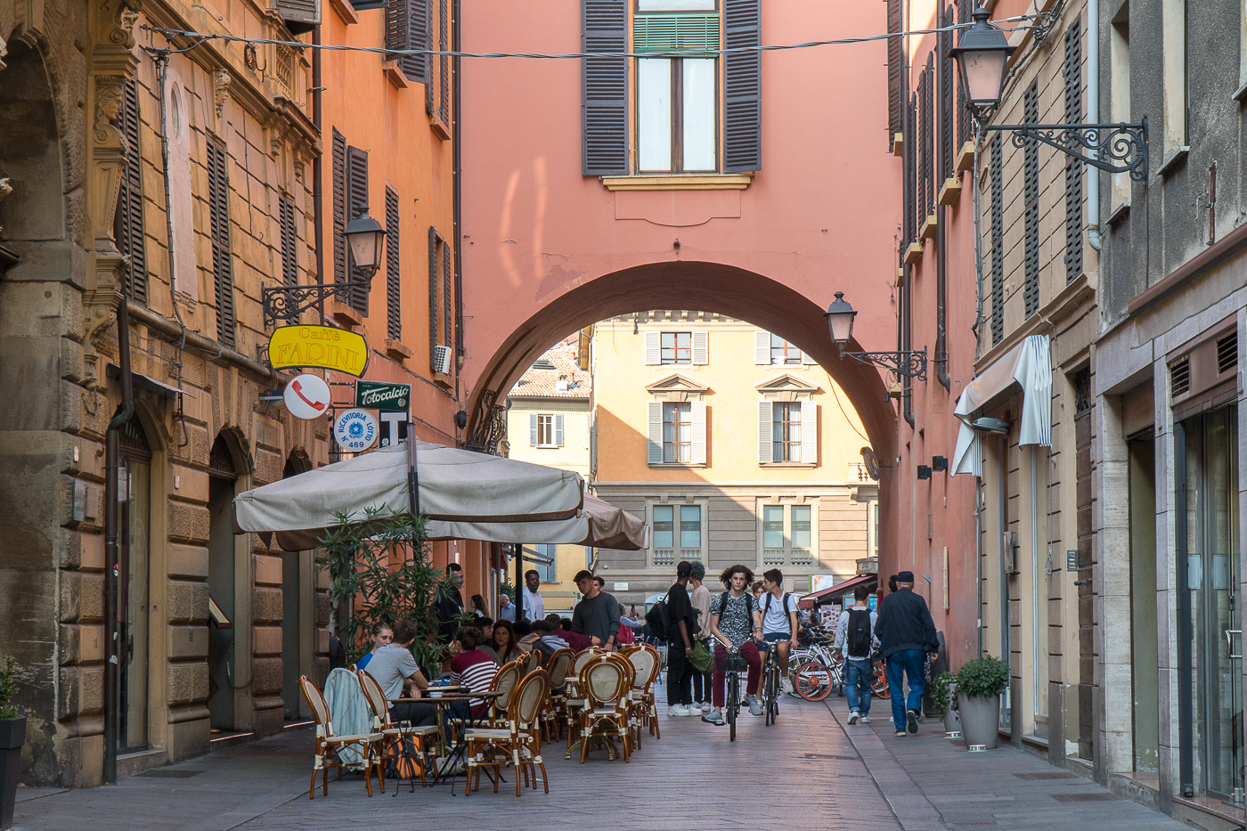 Arcade dans une ruelle de Reggio Emilia