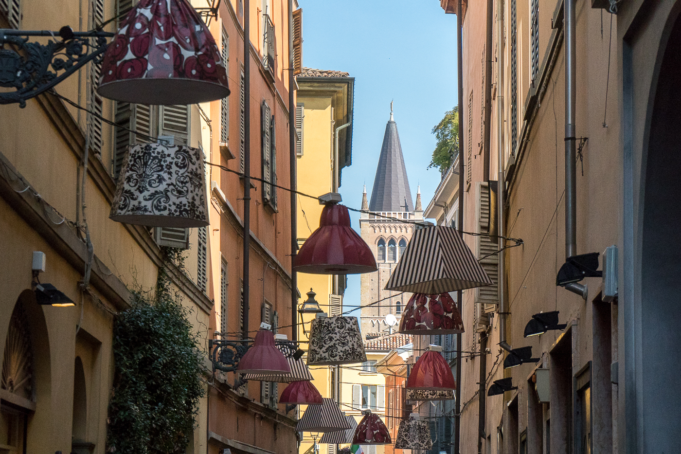 lanternes dans les rues de Parme