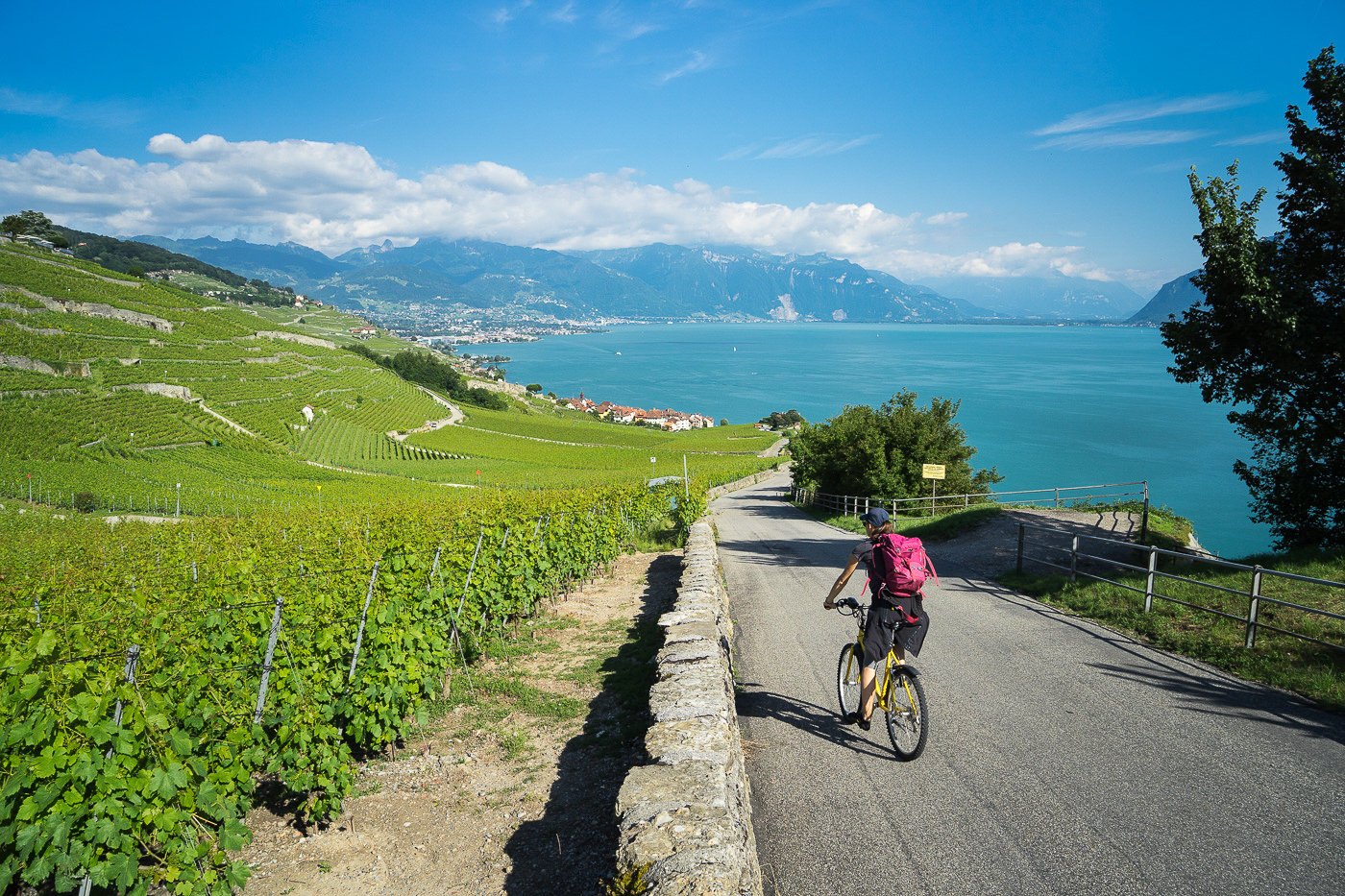 Route du Rhône en Suisse et France à vélo par Du monde au tournant