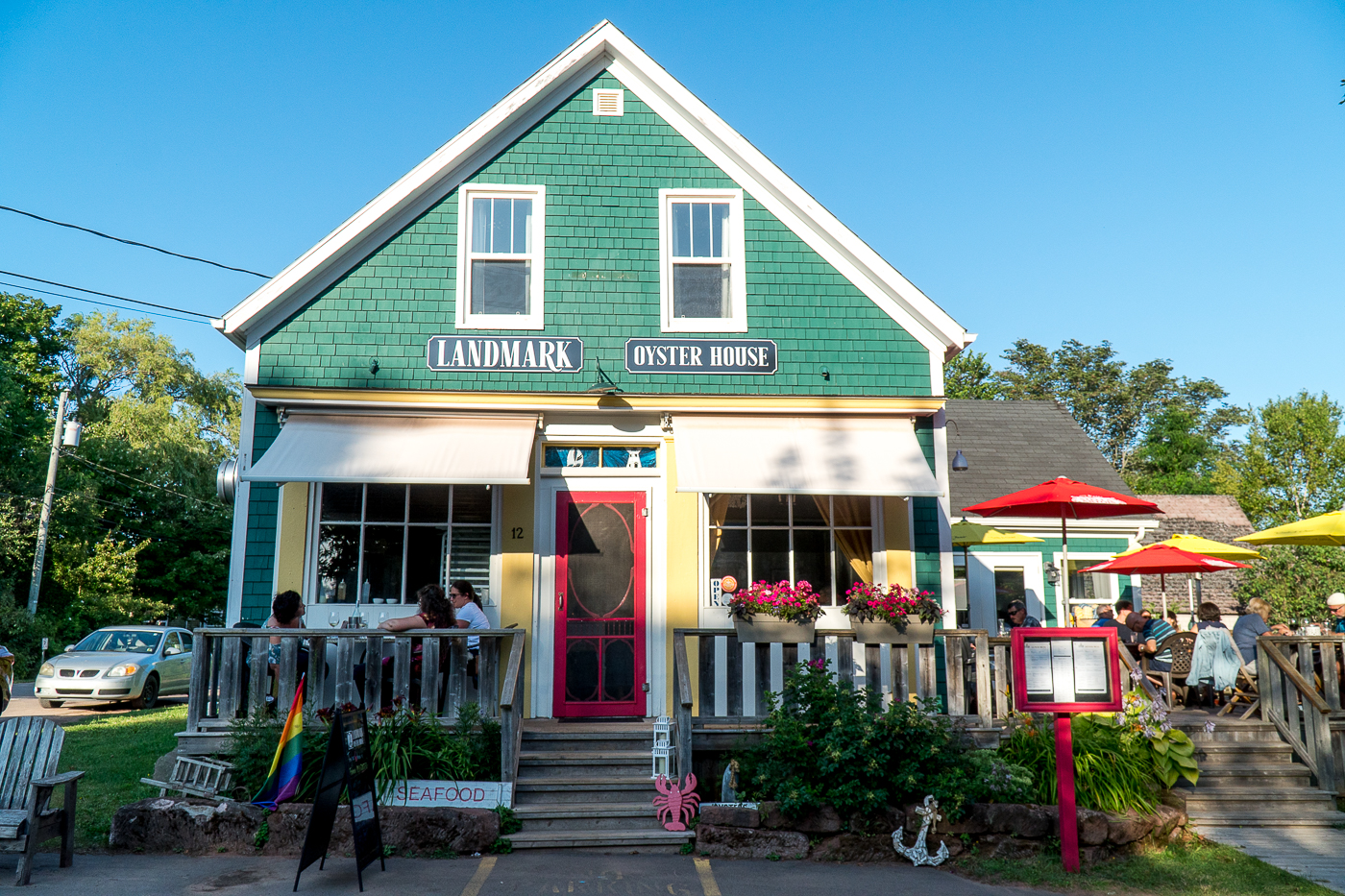 Maison multicolore du restaurant Landmark Oyster House