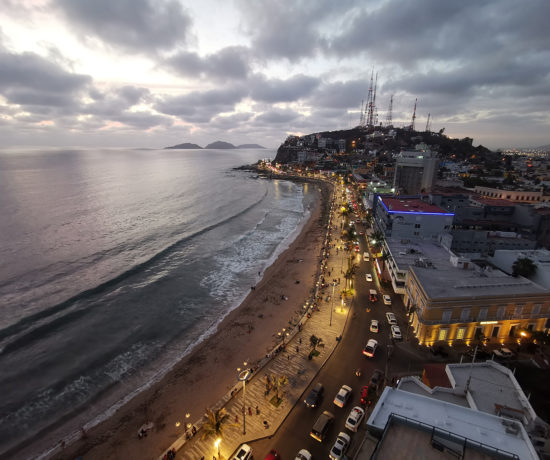 Vue panoramique du malecón de Mazatlán au Mexique