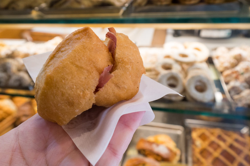 Coccolo, pain au jambon et fromage à goûter à Florence