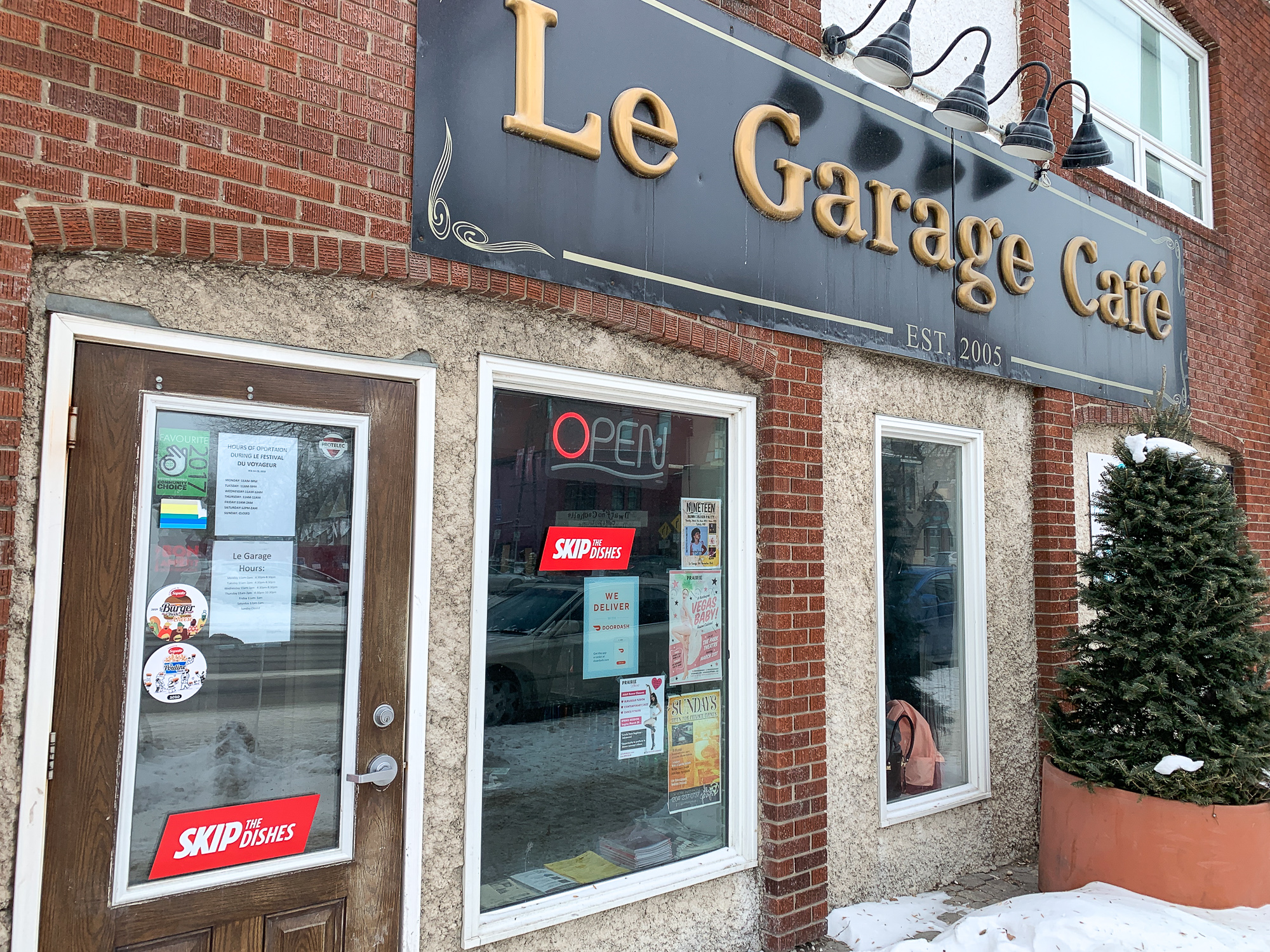 Devanture Le Garage Café - Resto de St-Boniface