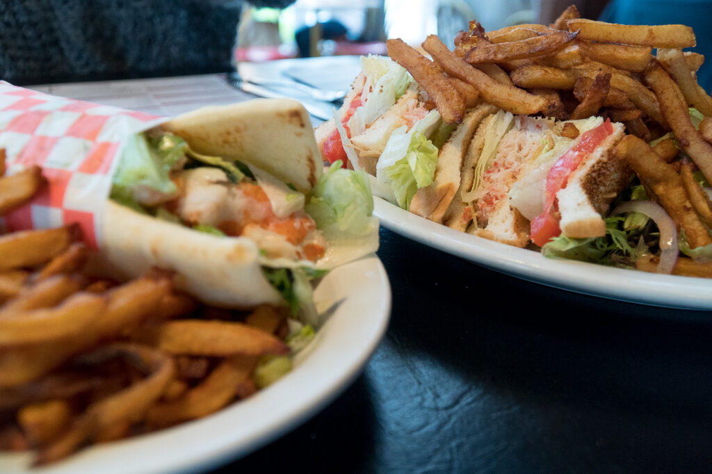 club homard et pain plat au crabe au Boucaneux de Rivière-du-Loup