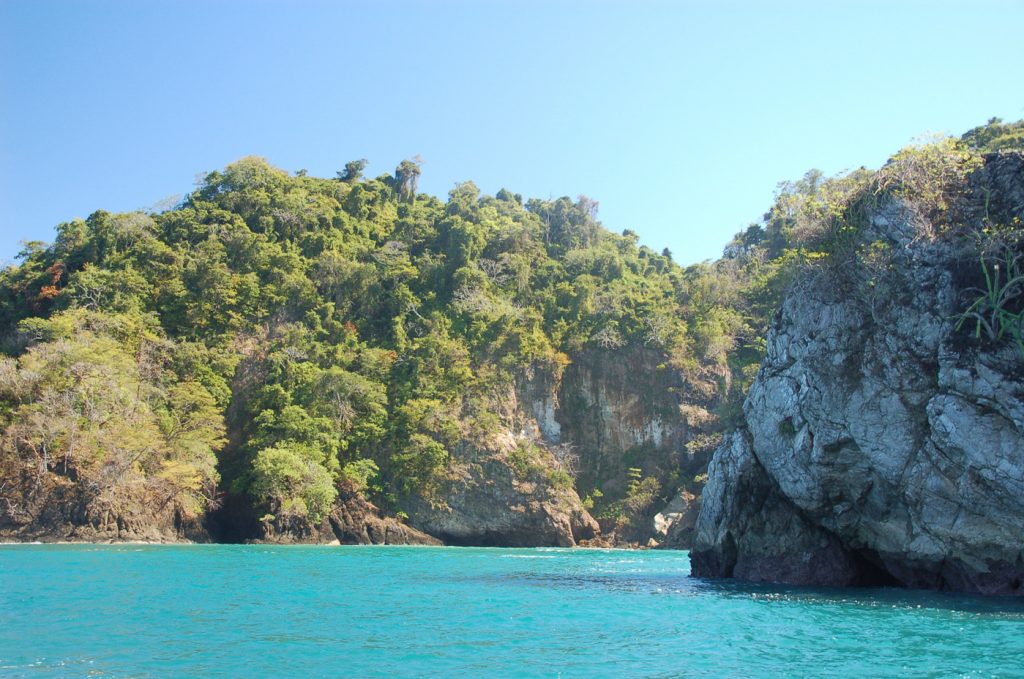 Plage et eau turquoise - Voyage au Costa Rica après COVID - Chrissand