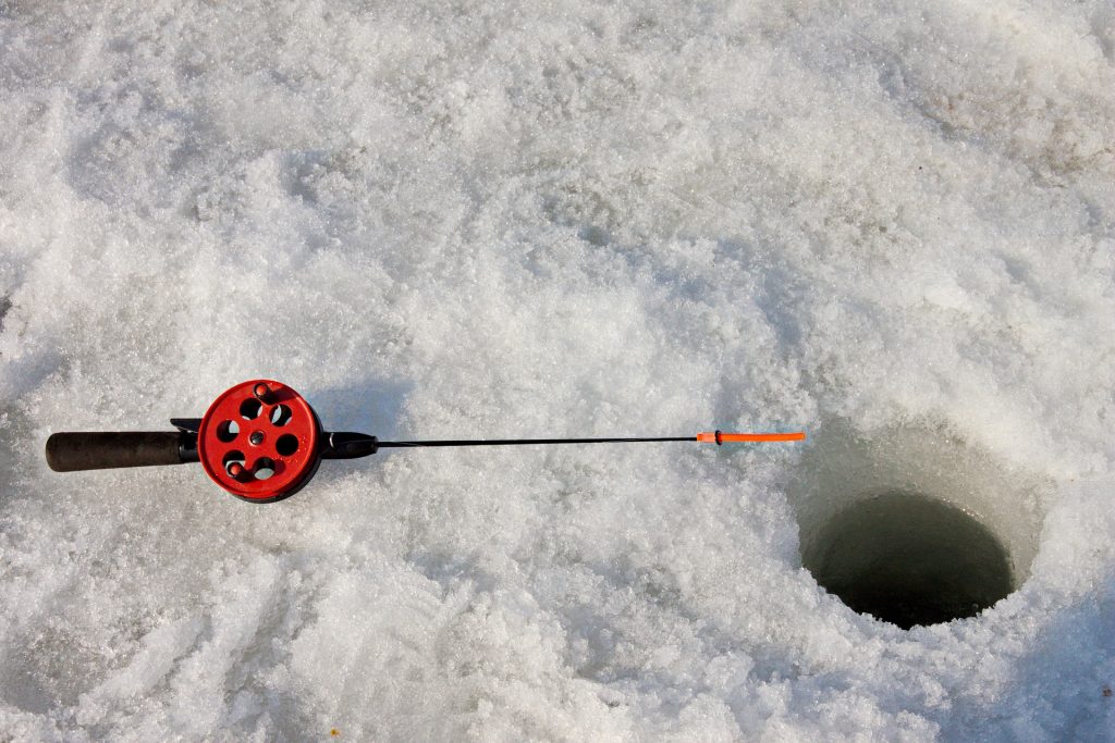 Trou de pêche sur la glace - Igrishkoff sur Pixabay