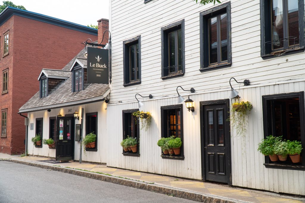 Devanture du resto Le Buck - pub gastronomique à Trois-Rivières