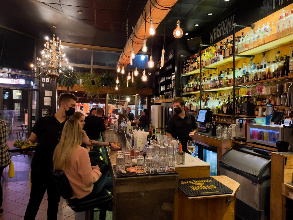 Intérieur du resto Pot et Papilles où manger à Trois-Rivières