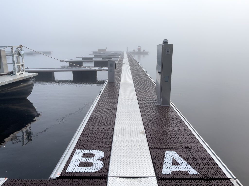 Quai flottant - où dormir à Trois-Rivières