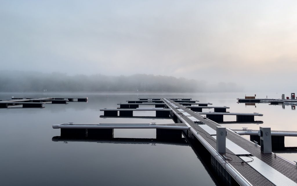 Quais du Yacht Club - Marina près de l'amphithéâtre Cogeco