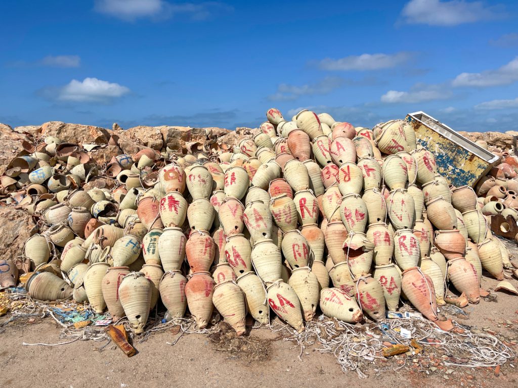 Jarres de pêche aux poulpes à Djerba