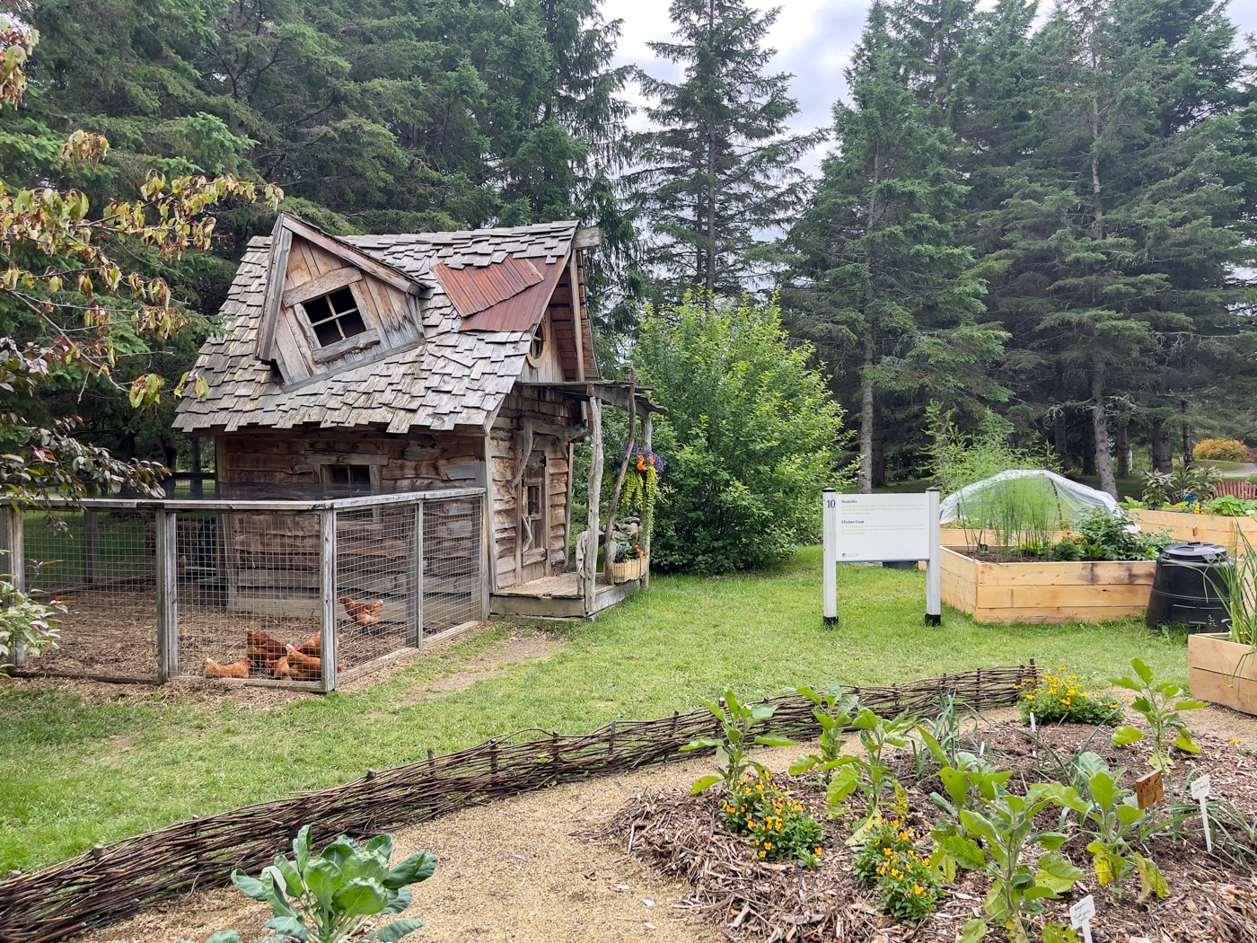 Petite maison croche au Jardin botanique d'Edmundston